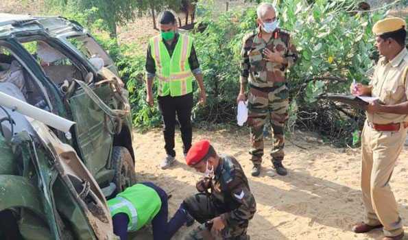 सैन्य वाहन पलटने से मेजर और कर्नल की मौत, दो सैनिक घायल